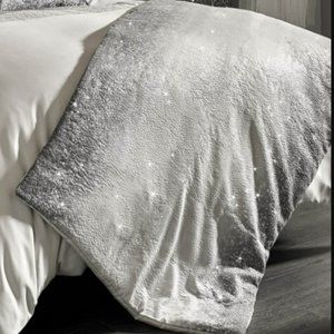 Kylie minogue bed throw new arrivals